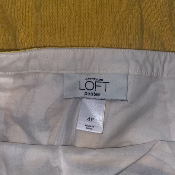 Ann Taylor Loft Cream Skirt with Yellow/Brown Floral Print Size 4P - Picture 3 of 5